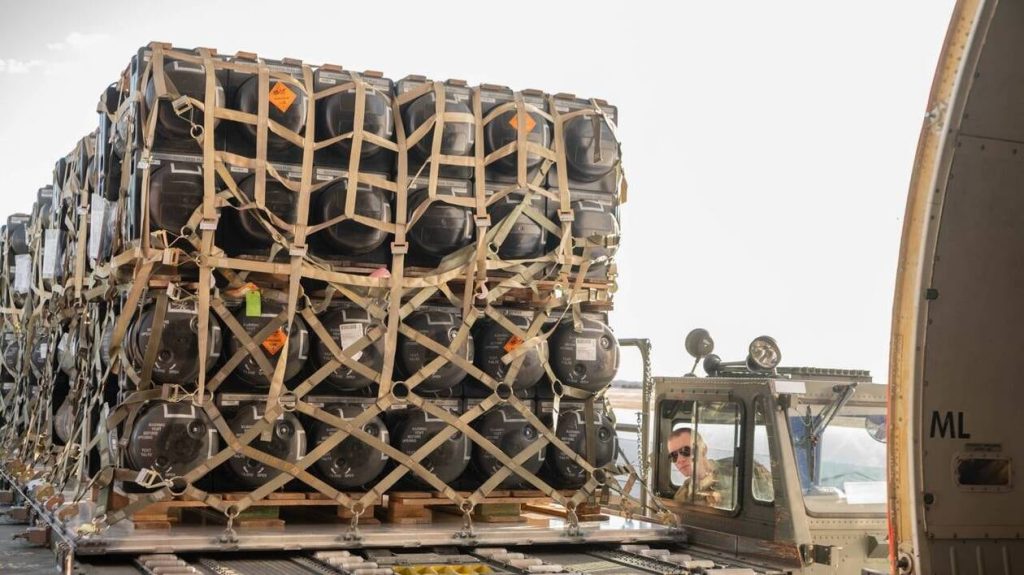 l’armée américaine vide ses stocks pour équiper Kyiv