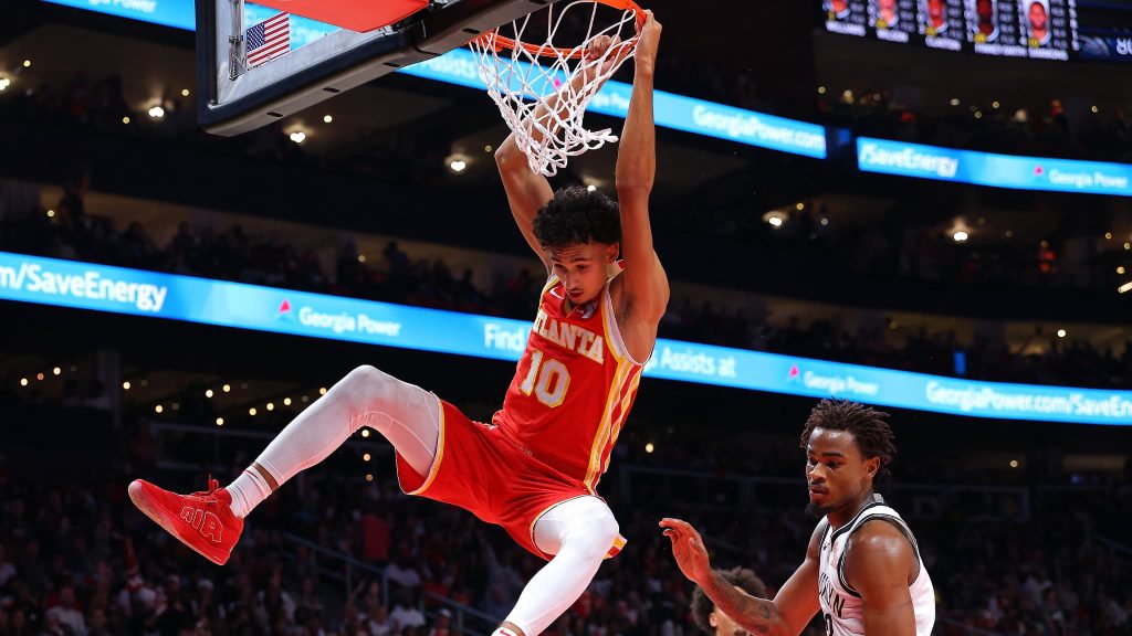 trois points, dunk et victoire… les grands débuts décomplexés de Zaccharie Risacher