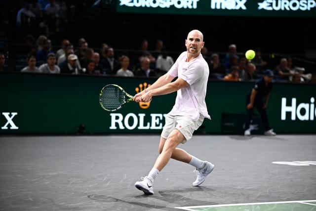 Adrian Mannarino cède face à Jordan Thompson en huitièmes de finale du Rolex Paris Masters