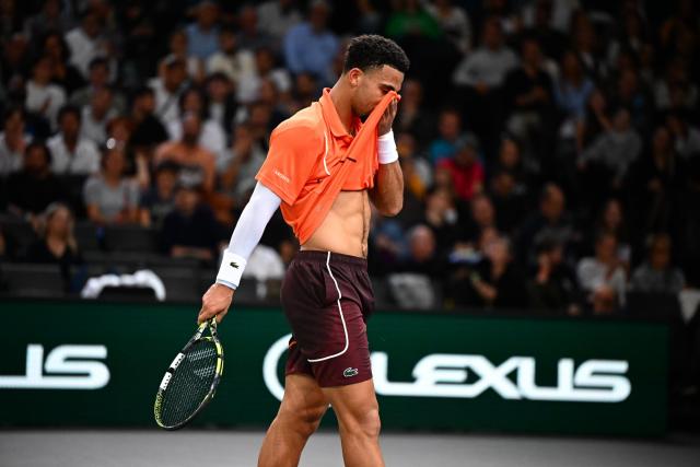 Arthur Fils éliminé par Alexander Zverev en huitièmes de finale du Rolex Paris Masters