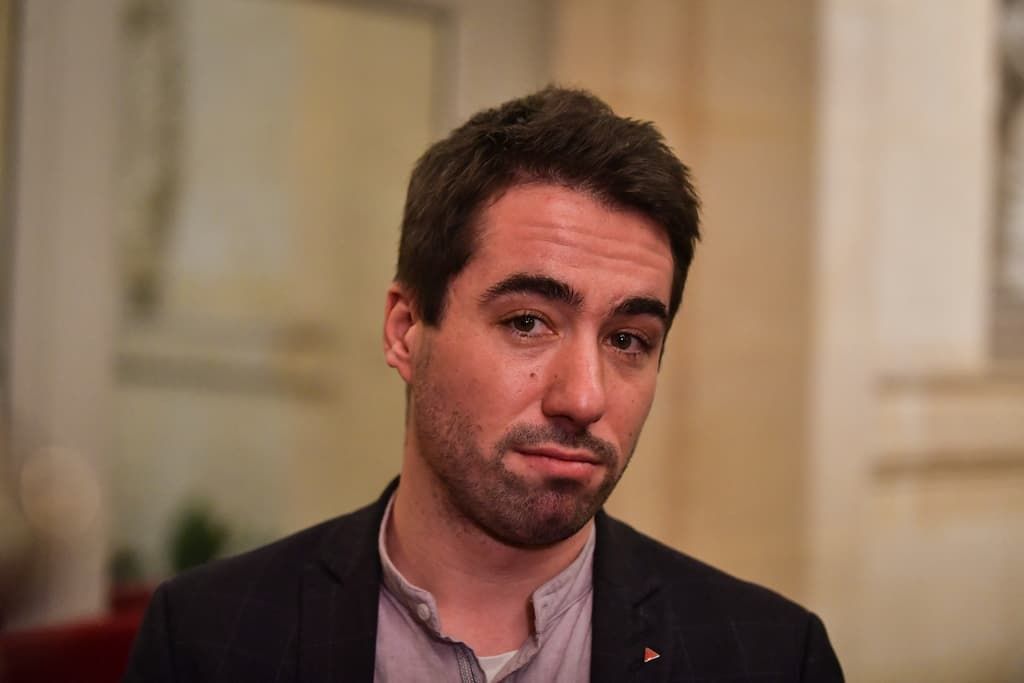 Le député LFI Andy Kerbrat arrêté en flagrant délit d’achat de drogue et poursuivi