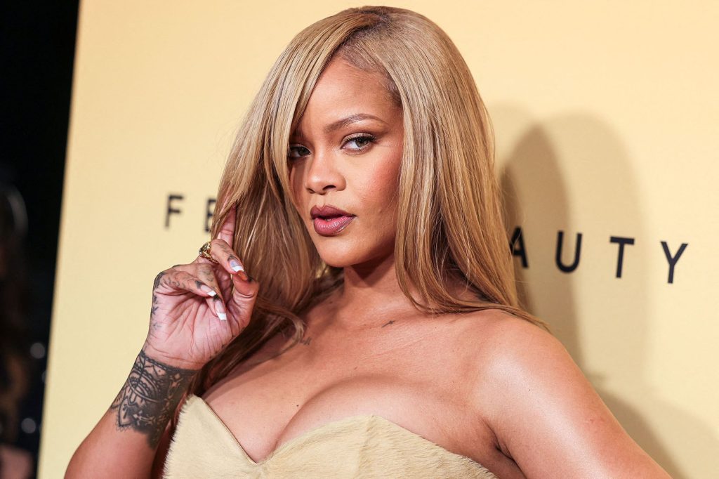 Rihanna, la reine mère pose avec ses enfants