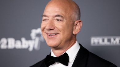 Jeff Bezos défend la décision du « Washington Post » de ne soutenir aucun candidat à la présidentielle américaine