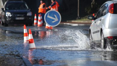 des routes qui restent fermées après des intempéries