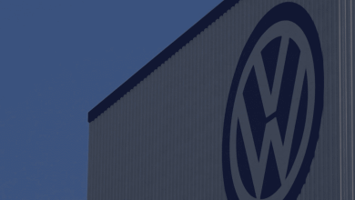 Volkswagen va fermer trois usines, une décision historique