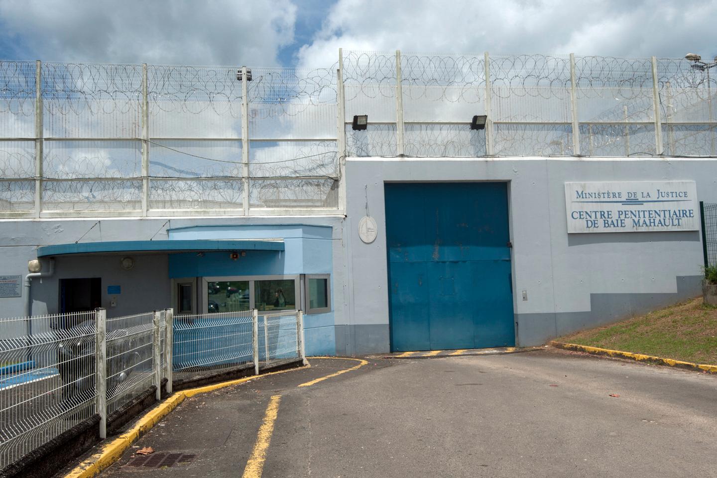 un gardien de prison échaudé par un détenu à la prison de Baie-Mahault