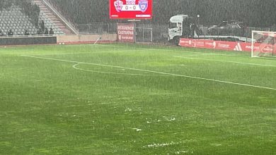 tempête, bagarres dans les tribunes, pelouse inondée… Le derby corse Ajaccio-Bastia interrompu puis arrêté