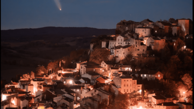 VIDÉO. « C’était vraiment la comète du siècle », Tsuchinsan-ATLAS immortalisée par un photographe en time lapse