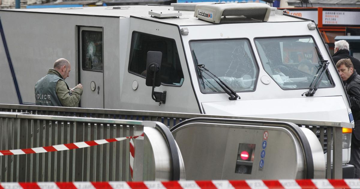 Un commando lourdement armé tente de braquer un fourgon blindé près de Lyon