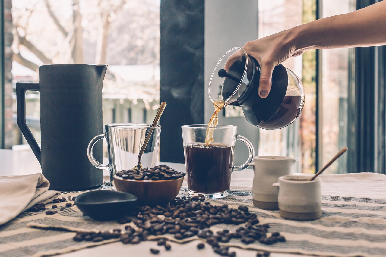 Le café est-il bon pour la santé ? Tout dépend de l’heure de la première tasse et c’est surprenant