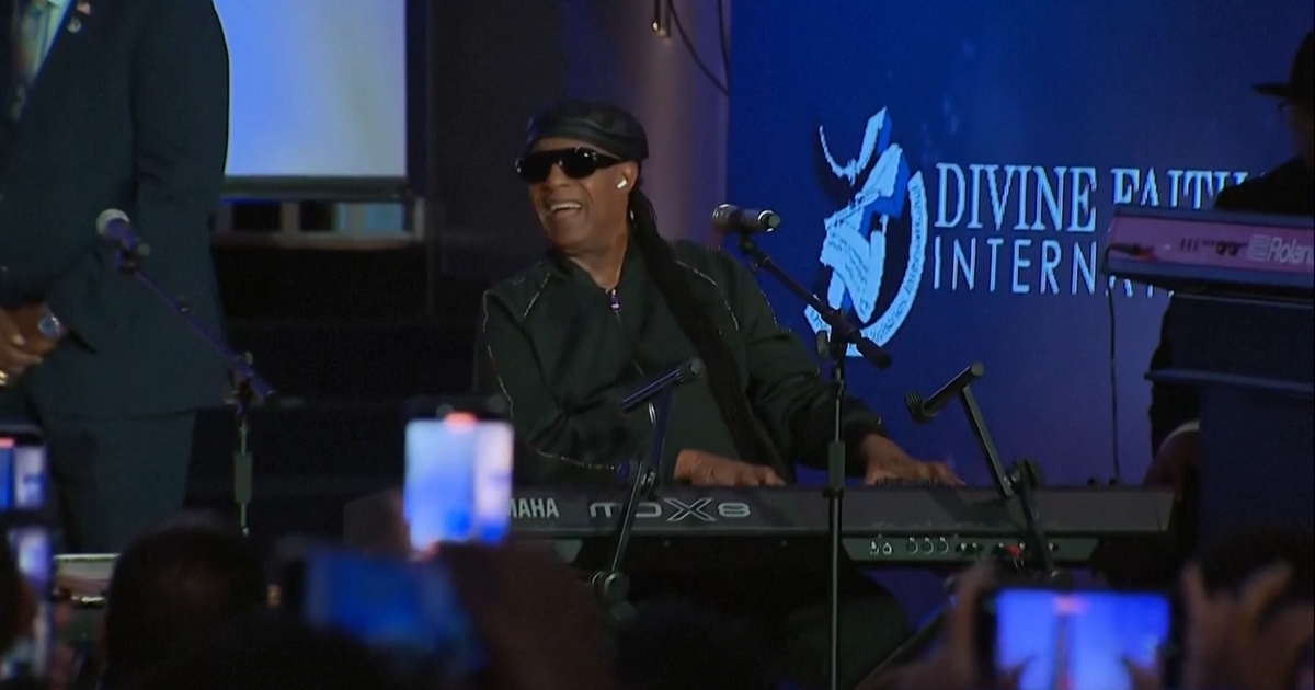 Le joli cadeau d’anniversaire de Stevie Wonder à Kamala Harris pour son 60e anniversaire