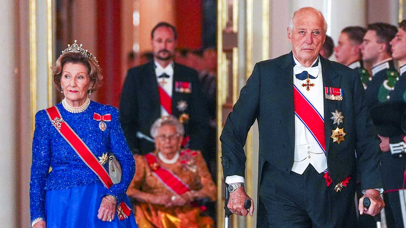 La famille royale norvégienne, diminuée mais unie, rend hommage au Parlement avec un dîner de gala annuel