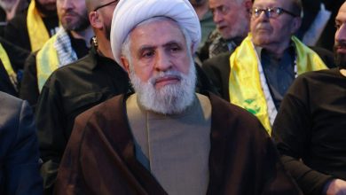 Le nouveau chef du Hezbollah « promet la continuité » ; Israël bombarde la région de Baalbek, au nord-est du Liban