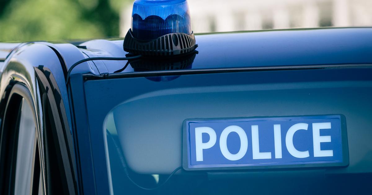 trois policiers blessés dans une attaque au sabre