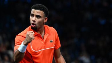 Arthur Fils remporte son premier match au Rolex Paris Masters