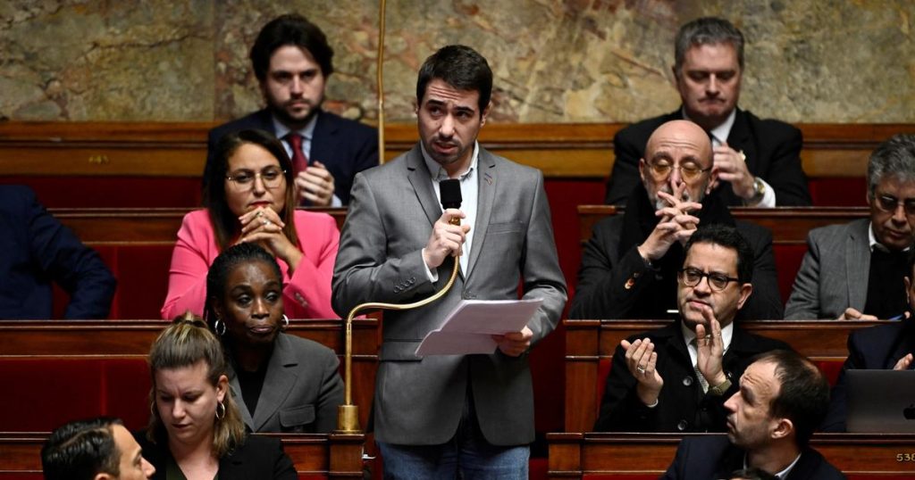 Un député LFI pris en flagrant délit d’achat de drogue à Paris, il annonce entamer un « protocole de soins »