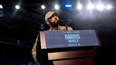 Eminem soutient Kamala Harris et Barack Obama dans leurs raps sur « Lose Yourself » lors du rassemblement de Détroit