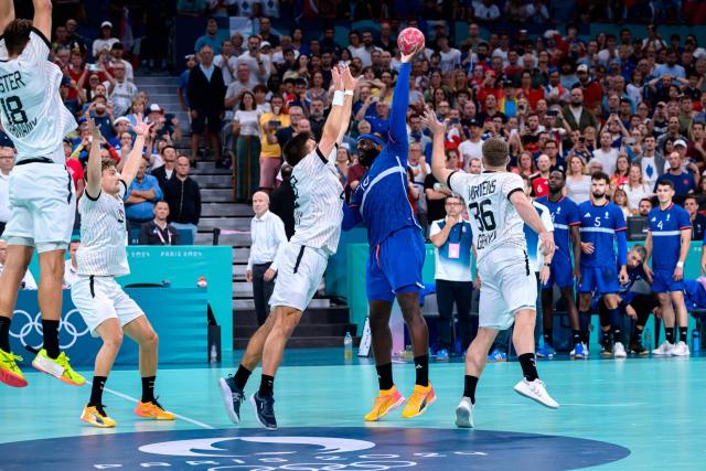 « La vidéo où je perds le ballon, je l’ai regardée 50 000 fois », Dika Mem toujours hantée par sa passe ratée avec les Bleus aux JO