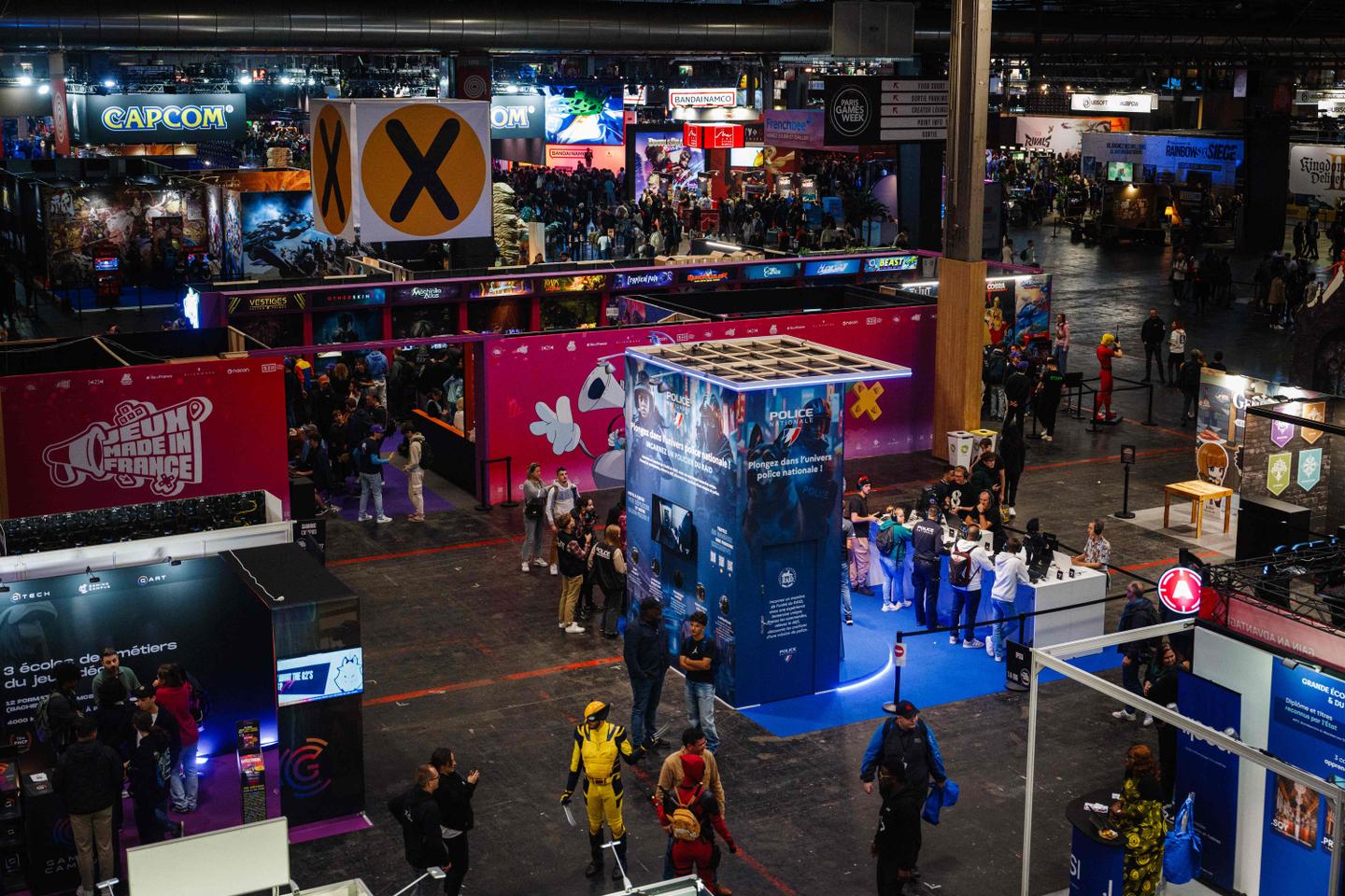 A la Paris Games Week, l’industrie du jeu vidéo n’est pas la seule à convoiter l’attention des jeunes