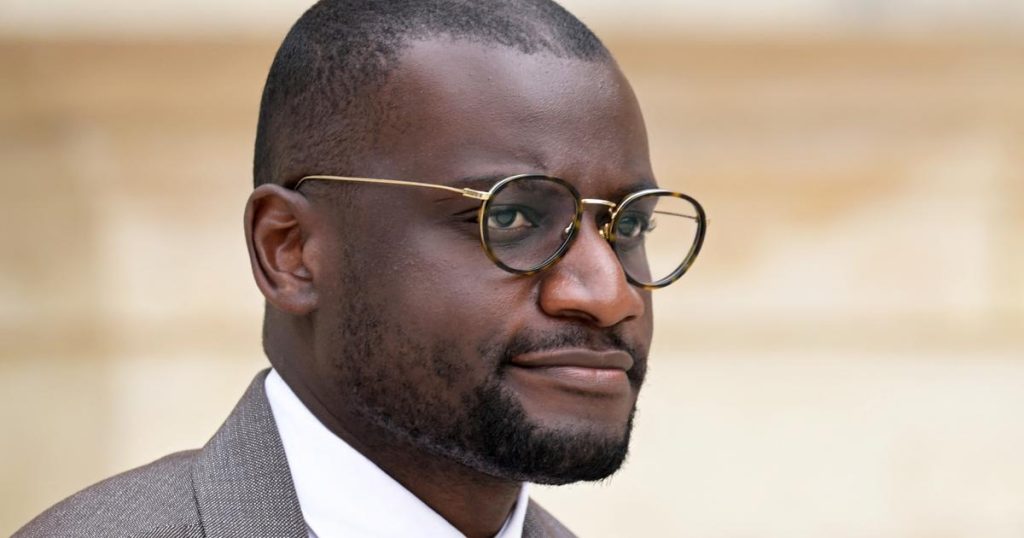 Le député Carlos Martens Bilongo (LFI) porte plainte pour insultes racistes