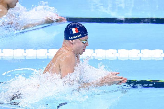 Léon Marchand bat le record de France du 400 m 4 nages, tout près de la barrière des 4 minutes