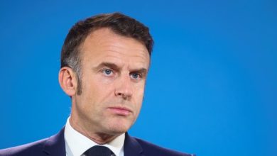 Emmanuel Macron s’agace des hausses d’impôts et du coût du travail