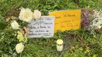 un petit lieu de recueillement aménagé dans la rue du drame