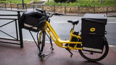 vous pouvez désormais acheter un vélo électrique chez le facteur (et même rouler avec)