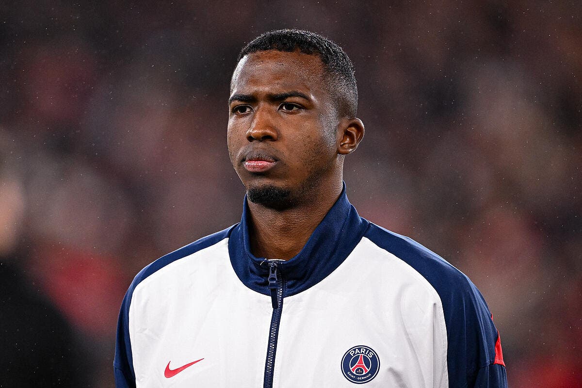 Pacho brille au PSG, confie un ami proche