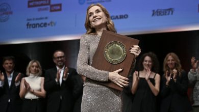 En images. Devant une foule de stars et avec « une immense émotion », Isabelle Huppert a reçu le Prix Lumière