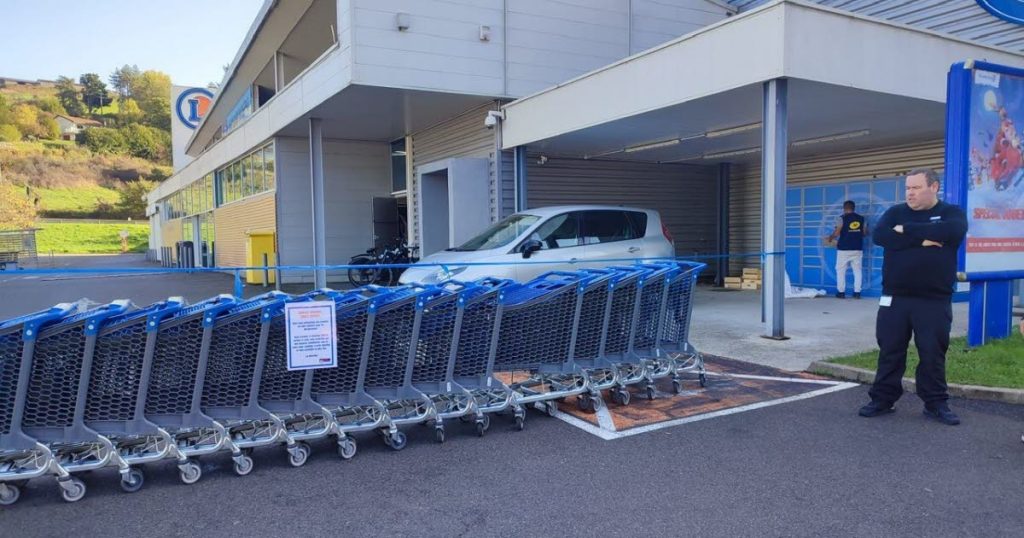 Rhône. Cadavres et crottes de rats, denrées périmées… Un Leclerc fermé en urgence par la préfecture