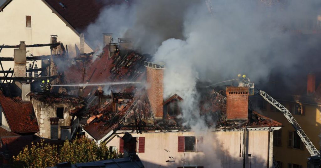 le violent incendie de la vieille ville maîtrisé, le décès d’un habitant confirmé