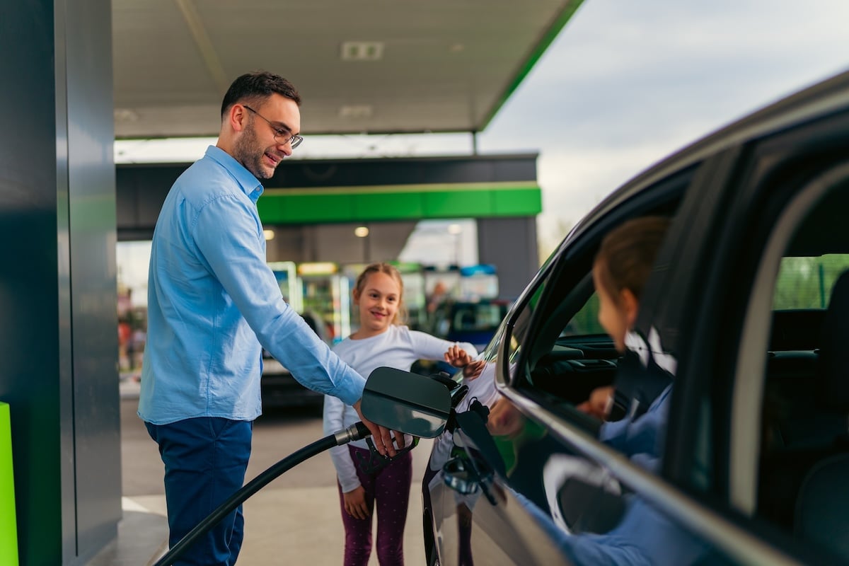 Le pétrole chute, le carburant affiche des prix jamais vus depuis 2021