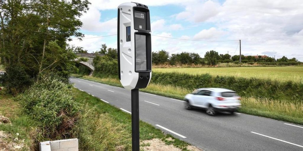 à partir de 2025, de nouveaux radars pourront traquer trois erreurs de conduite supplémentaires