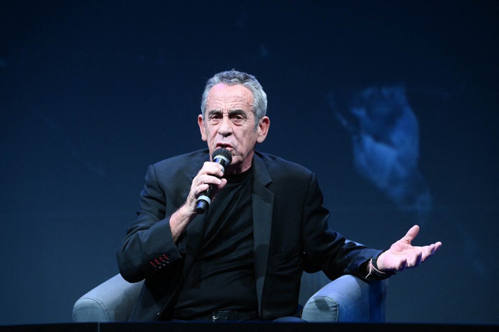 « Une star dangereuse » : Thierry Ardisson s’en prend violemment à Cyril Hanouna, énorme clash dans le média C