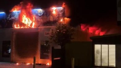 Violent incendie dans un magasin d’auto à Jarry/Baie-Mahault avec risque de propagation