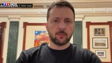 « Make Russia Small Again » : le t-shirt de Volodymyr Zelensky qui fait enrager Moscou