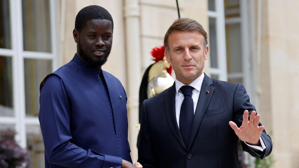 ACTUALITÉ FRANCETV. Emmanuel Macron « reconnaît » dans une lettre « le massacre » des tirailleurs africains à Thiaroye en 1944, affirme le président du Sénégal