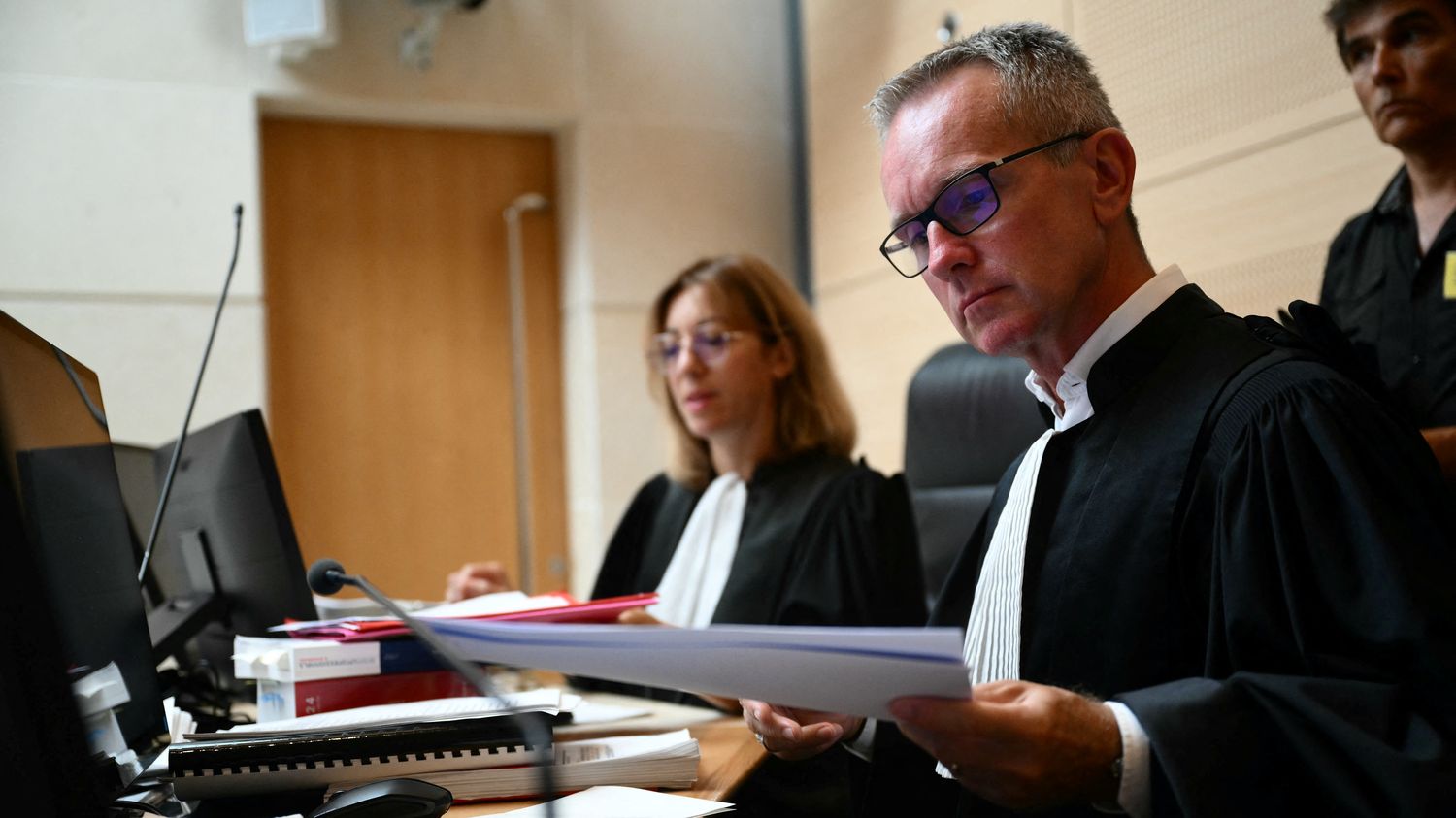 au procès pour viol de Mazan, la peine maximale de vingt ans d’emprisonnement requise contre Dominique Pelicot