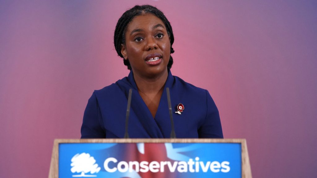 Kemi Badenoch, pro-Brexit et « anti-woke », élue chef du parti conservateur au Royaume-Uni