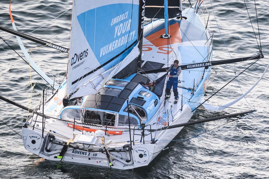 Vendée Globe 2024. Thomas Ruyant annonce une petite fuite à l’avant