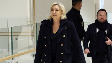 cinq ans de prison, dont trois avec sursis, et cinq ans d’inéligibilité requis contre Marine Le Pen