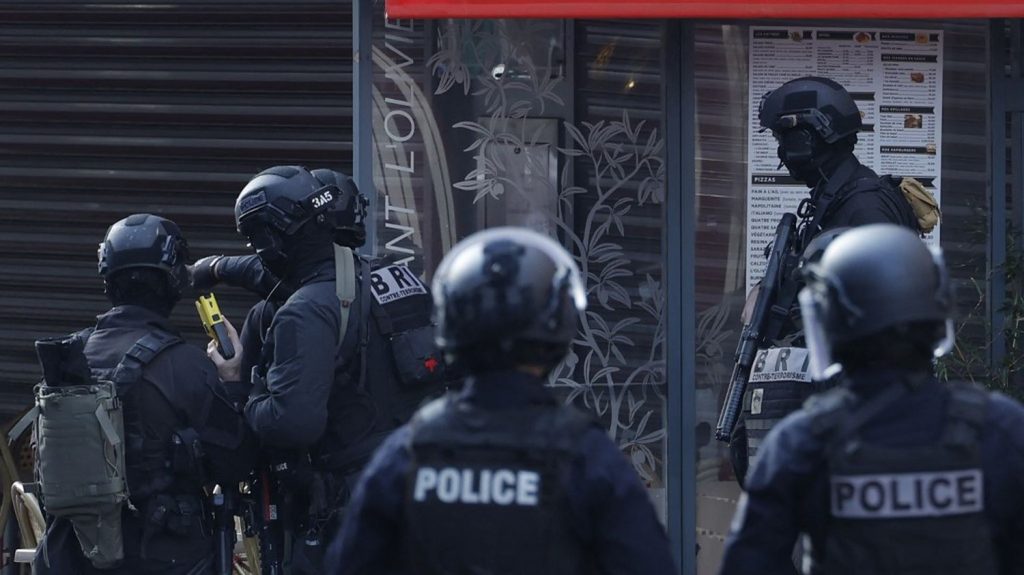 l’homme arrêté a été hospitalisé sous la contrainte