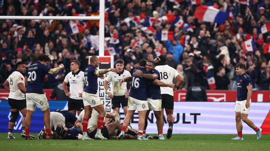 héroïques, les Bleus renversent les All Blacks d’un point pour signer un exploit