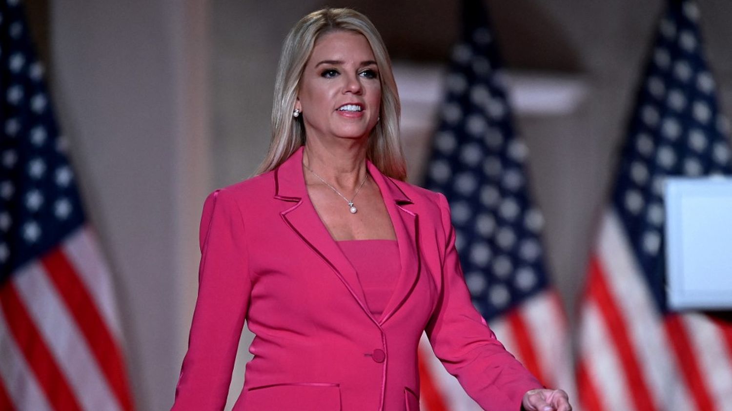 Donald Trump choisit l’avocate Pam Bondi pour le ministère de la Justice après le retrait de Matt Gaetz