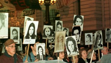 sans le président Javier Milei, Emmanuel Macron rendra seul hommage aux victimes françaises de la dictature militaire