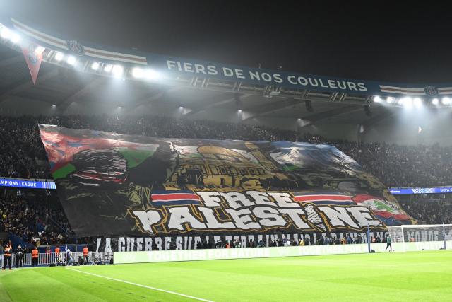 un tifo « Palestine libre » déployé avant le match contre l’Atlético de Madrid (Ligue des Champions)