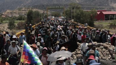 En Bolivie, les partisans de l’ancien président Evo Morales retiennent les soldats