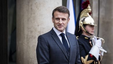 Emmanuel Macron et Donald Trump affirment leur volonté « d’œuvrer au retour de la paix et de la stabilité » lors de leur premier échange