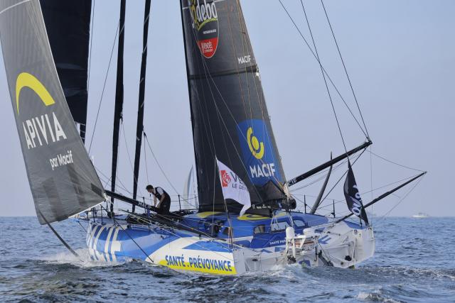 Charlie Dalin toujours en tête du classement après avoir passé le cap Finisterre